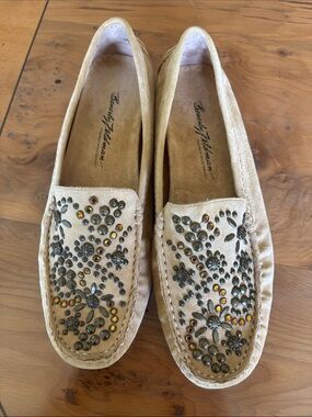 Beverly ‎ Feldman Embellished Women's Suede Loafers in Beige  Studded  Size 7